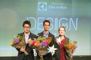 Die Sieger des Electrolux Design Lab 2013 stehen fest: Der Gewinner Adrian Perez Zapata („Mab“), flankiert von Jeabyun Yeon („Breathing Wall“; l.) und Luiza Silva („Atomium“; r.). Foto: Electrolux