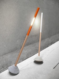 Die Lampe lässt sich stufenlos schwenken und sorgt für direktes oder indirektes Licht. Foto: dekappa design