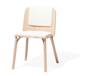 Der „Split“-Chair vereint traditionelle Holzbugtechnologie und modernes Design. © TON