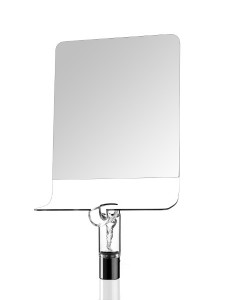 Vanity Mirror by ECAL / Thomas Elliott Burns: Vanity Mirror, designt von Thomas Elliott Burns, verbindet Wasserhahn und Spiegel mit einer kleinen Ablagefläche und verändert so die Erwartung an die Badezimmerlandschaft. © ECAL / Axel Crettenand