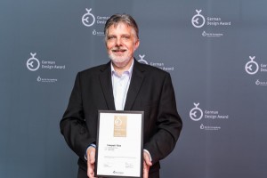 Martin Staaks, Entwicklungs- und Trendscout bei Naber, freut sich über den internationalen Premiumpreis und die Platzierung unter den Besten. © Rat für Formgebung, German Design Council 2015, Fotograf Lutz Sternstein