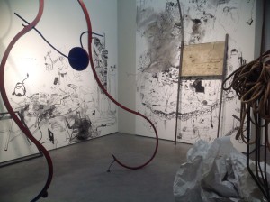 Spurensuche: “Mapping Bucharest: Art, Memory, and Revolution 1916–2016”. Im Bild: Mihuţ Boșcu Kafchin, Installationsansicht, 2015, Courtesy Galerie Judin. © Mihuţ Boșcu Kafchin