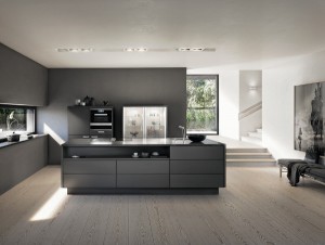 Die SieMatic SE 3003 R der Stilwelt PURE verzaubert mit puristischem Look und raffinierten Details, mit denen sich Gestaltungsakzente setze lassen. © SieMatic