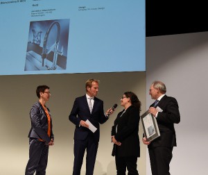 BLANCO gewinnt beim Internationalen Designpreis Baden-Württemberg doppelt. Brigitte Ziemann (Leitung Konzept und Design; 2.v.re.) nahm die Preise entgegen. © BLANCO