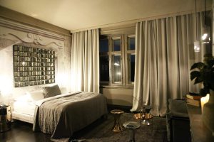 Eintreten: Andi Lackner gestaltete zwei Zimmer im Boutiquehotel Altstadt Vienna. © Inge Prader