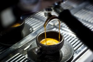 Für Genussmomente sorgt die Kaffeeform-Familie in immer mehr Berliner Cafés und zuhause. © Kaffeeform