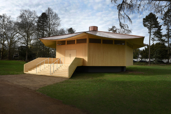 Der „Krefeld Pavillon“ ist eingeweiht. Entstanden ist der außergewöhnliche Ausstellungsort auf Initiative von Projekt MIK e.V., bei dem sich Interface als Sponsor engagiert. © Projekt MIK, Foto: Michael Dannenmann